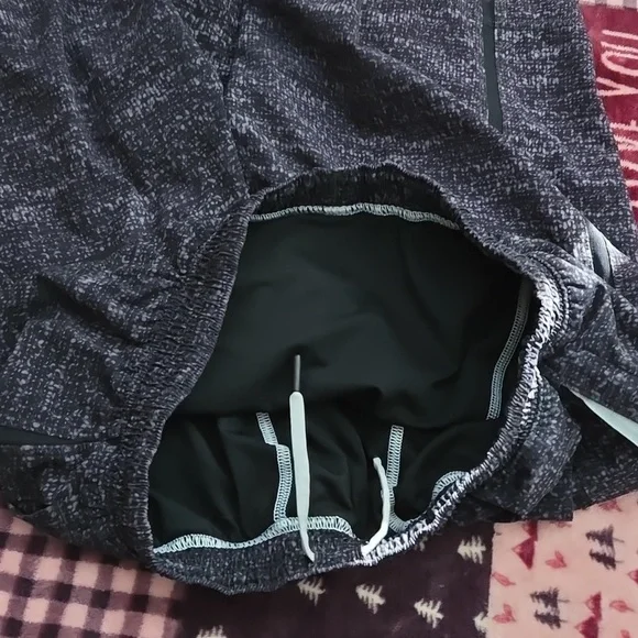 Lululemon Black Active Short Size‎ Small - Picture 5 of 6